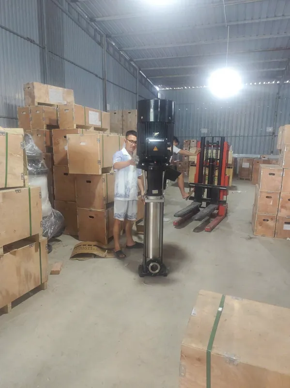 Bơm trục đứng đa tầng cánh chính hãng tại kho Trung Kiên - bomnuocthai.net